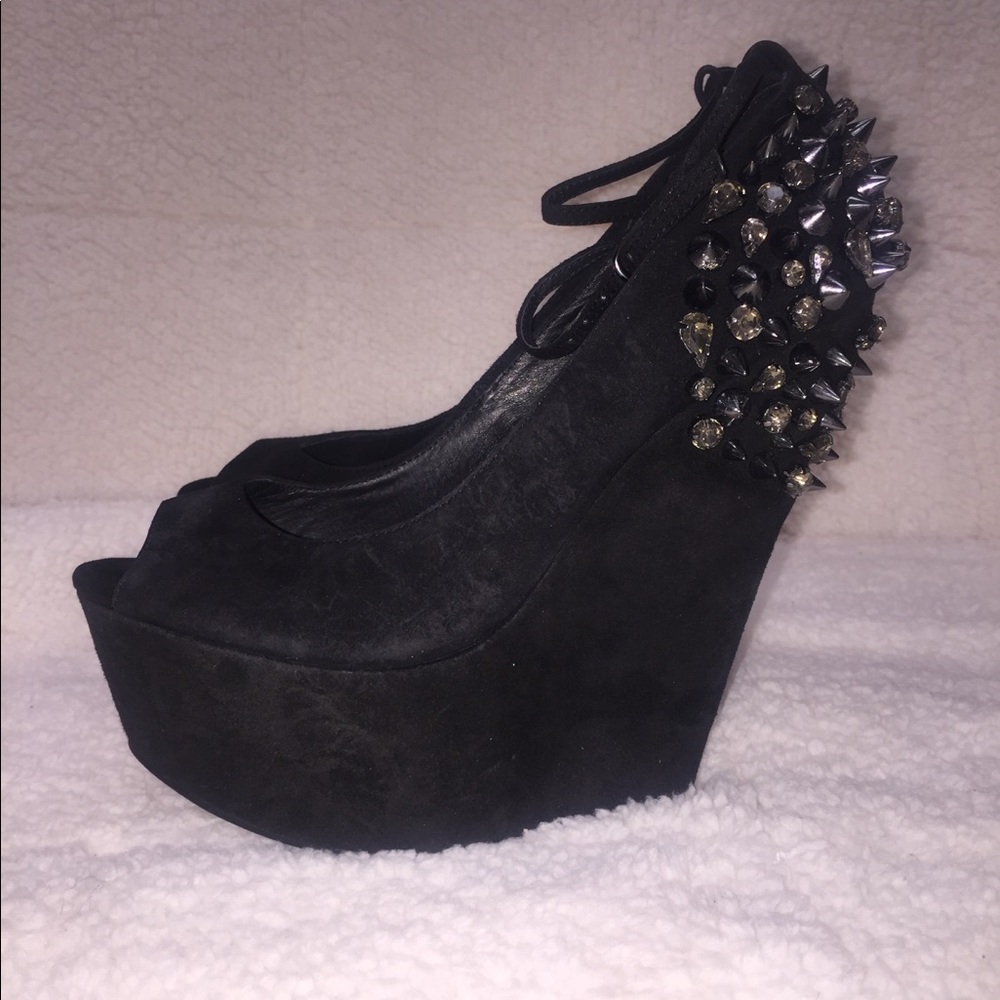 Ziginy Shoes - image 1